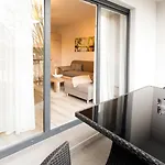 Mit Blick Auf Spree In Lübben