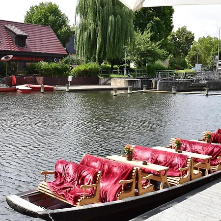 Mit Blick Auf Spree In Lübben