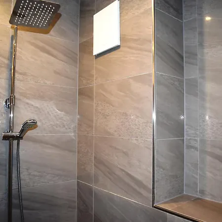 Mit Blick Auf Spree In Lübben