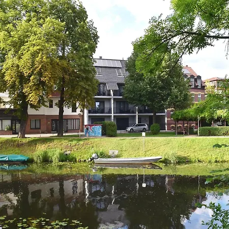 Mit Blick Auf Spree In *