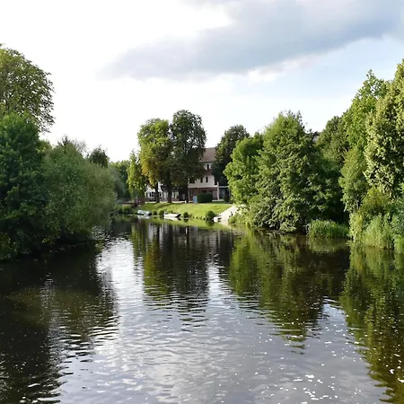 Mit Blick Auf Spree In *