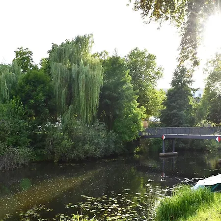 Mit Blick Auf Spree In Lübben