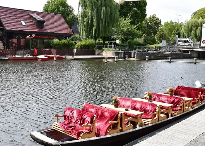 Mit Blick Auf Spree In Lübben